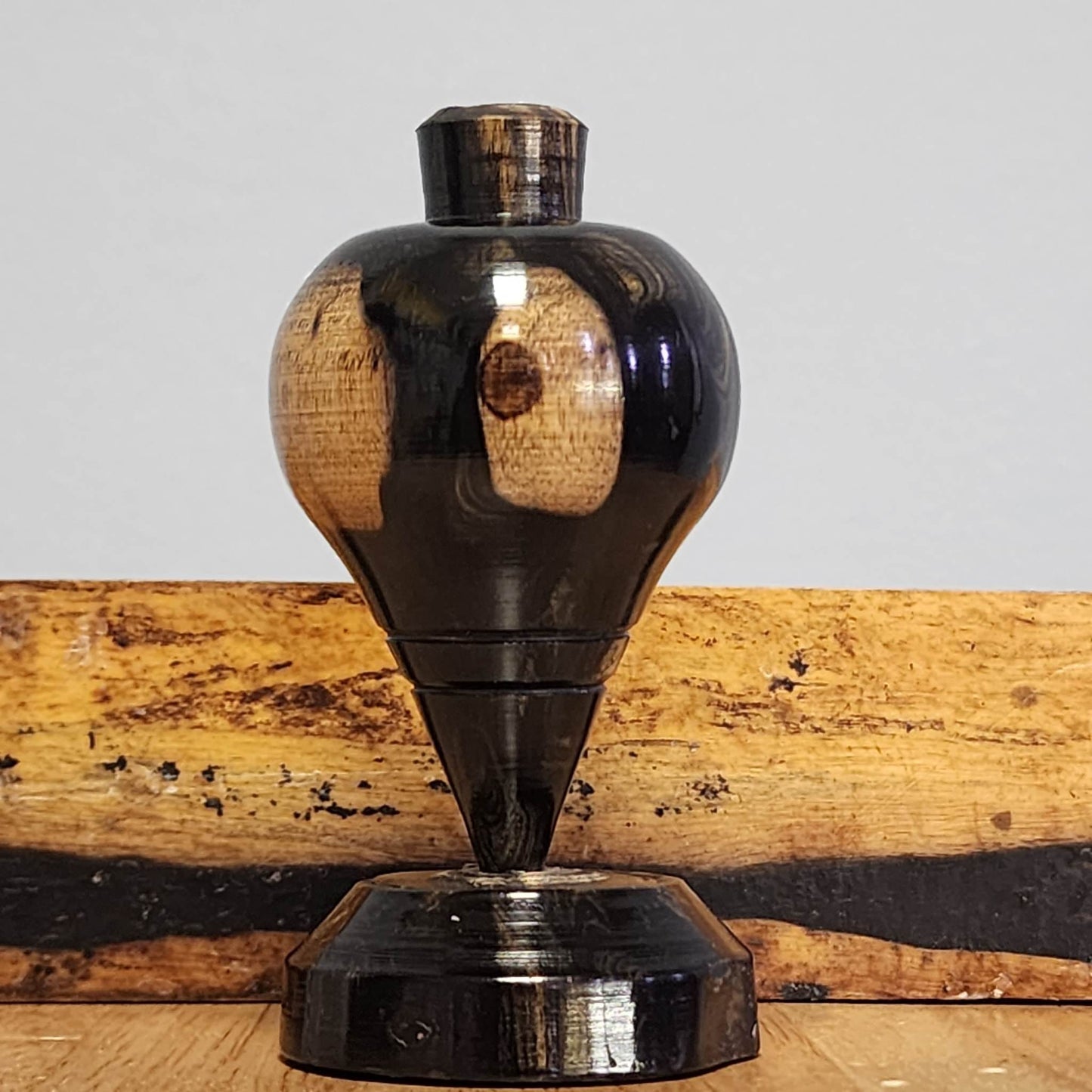 Black and White Ebony Trompo