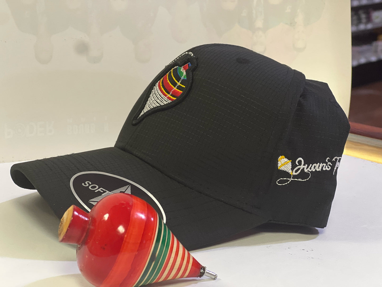 Gorra Y Trompo Bundle